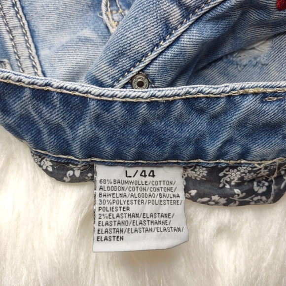 Miss Two Canadian Brand Lightwash Distressed Embroidered Floral Jean Skirt Large - Picture 10 of 14